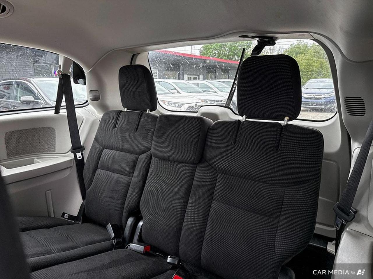 2020 Dodge Grand Caravan SE / NO ACCIDENTS / 3RD ROW STOW 'N GO / CRUISE - Photo #19