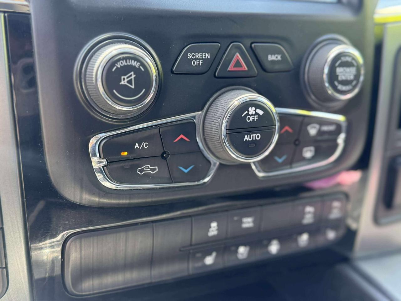 2015 RAM 1500 SPORT - Photo #21