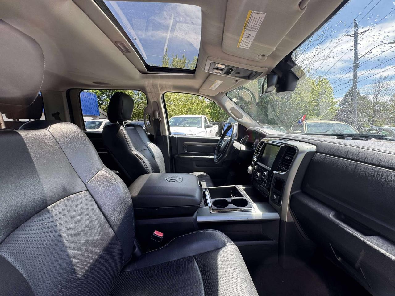 2015 RAM 1500 SPORT - Photo #9