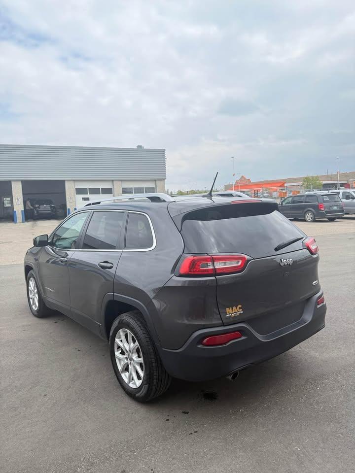 2015 Jeep Cherokee North - Photo #6