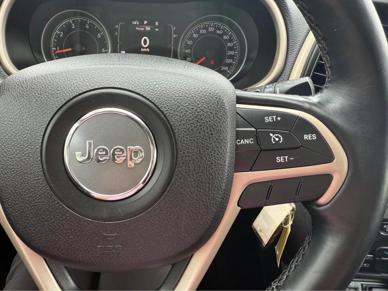 2015 Jeep Cherokee North - Photo #14