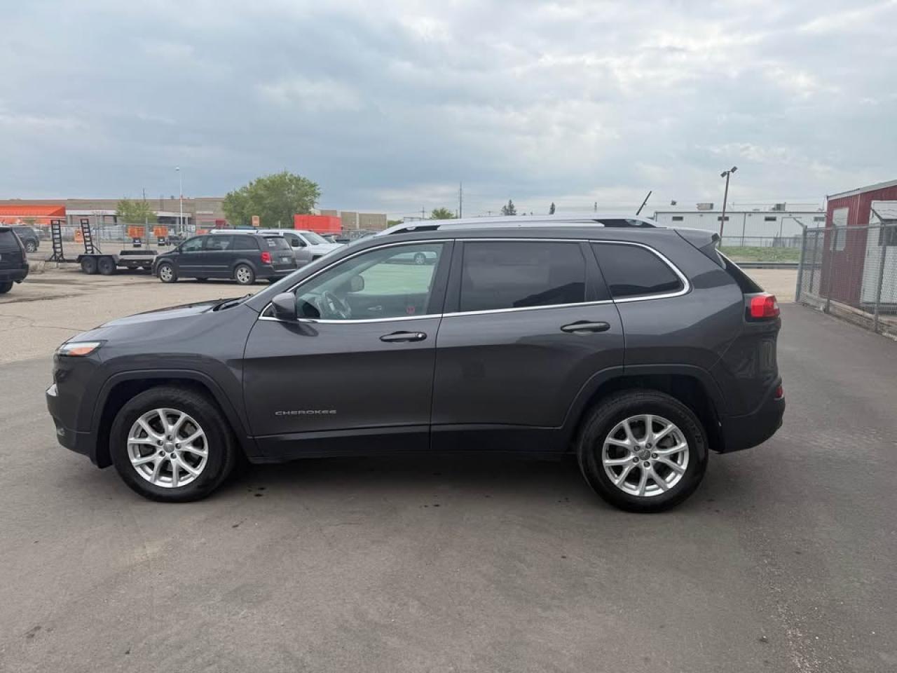 2015 Jeep Cherokee North - Photo #4