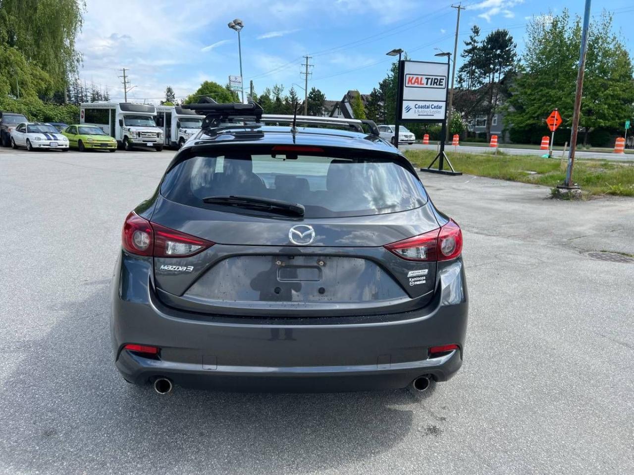 2018 Mazda MAZDA3 GS - Photo #9