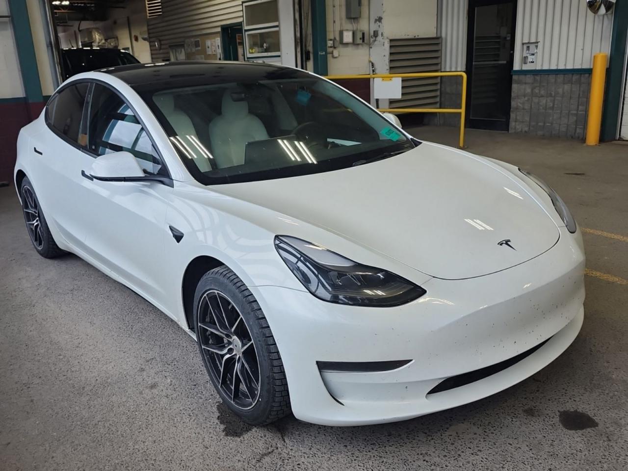 Used 2022 Tesla Model 3 SR plus / White Interior / Pano Roof / Leather for sale in Mississauga, ON