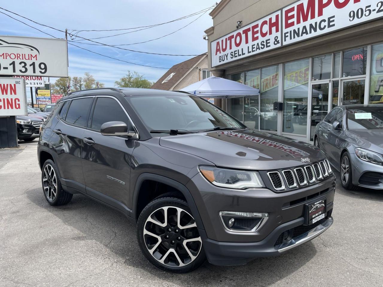 Used 2021 Jeep Compass LIMITED 4WD / Leather / Navi / Pano Roof for sale in Mississauga, ON