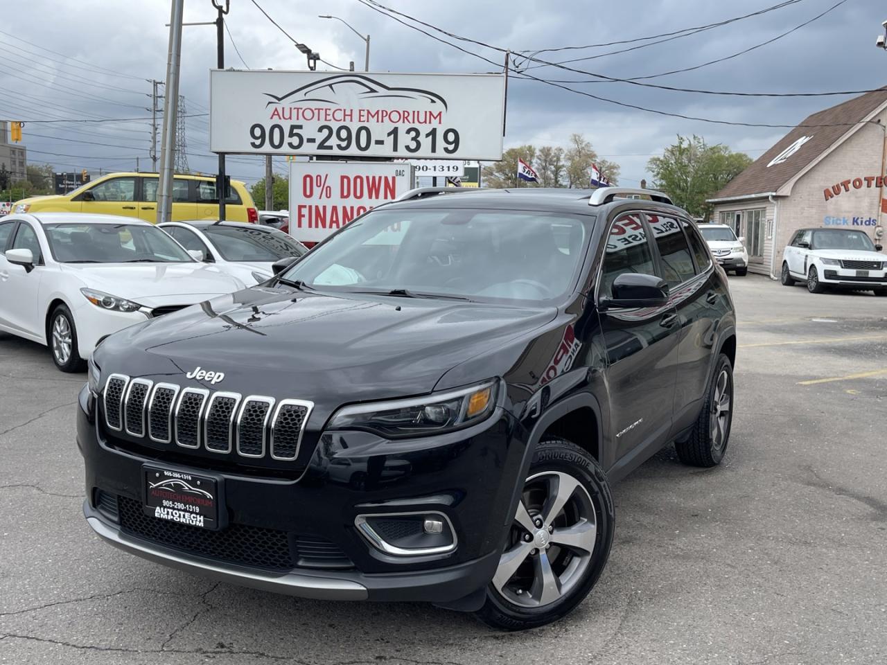Used 2019 Jeep Cherokee LIMITED 4WD / Leather / Pano Roof / Htd. Steering Wheel / for sale in Mississauga, ON