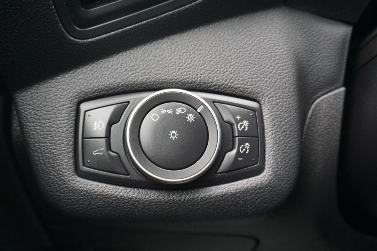 2019 Ford Escape 2.0L SEL 4WD CERTIFIED *ACCIDENT FREE*FORD MAINTAIN* CAMERA BLUETOOTH LEATHER HEATED SEATS CRUISE ALLOYS - Photo #28