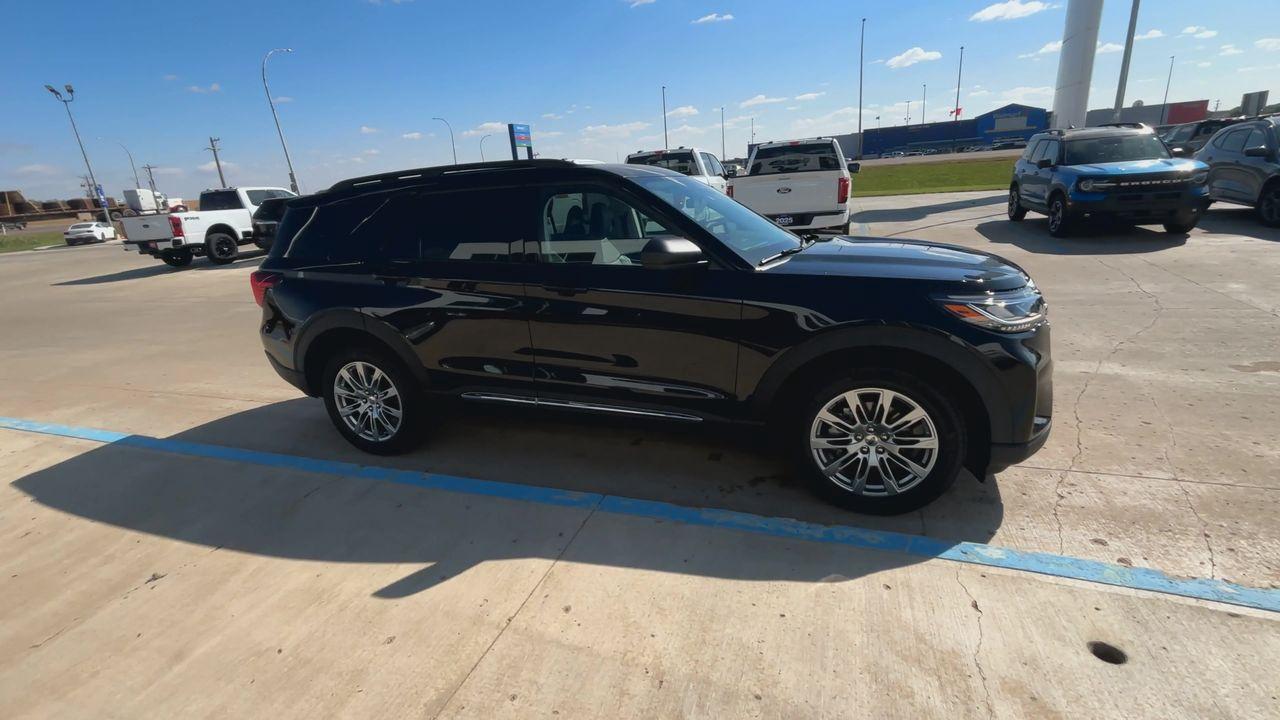 2025 Ford Explorer ACTIVE 4WD Photo1