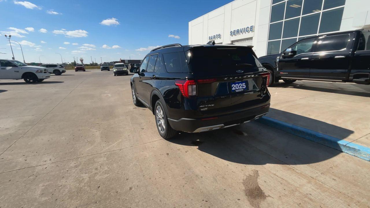 2025 Ford Explorer ACTIVE 4WD Photo5