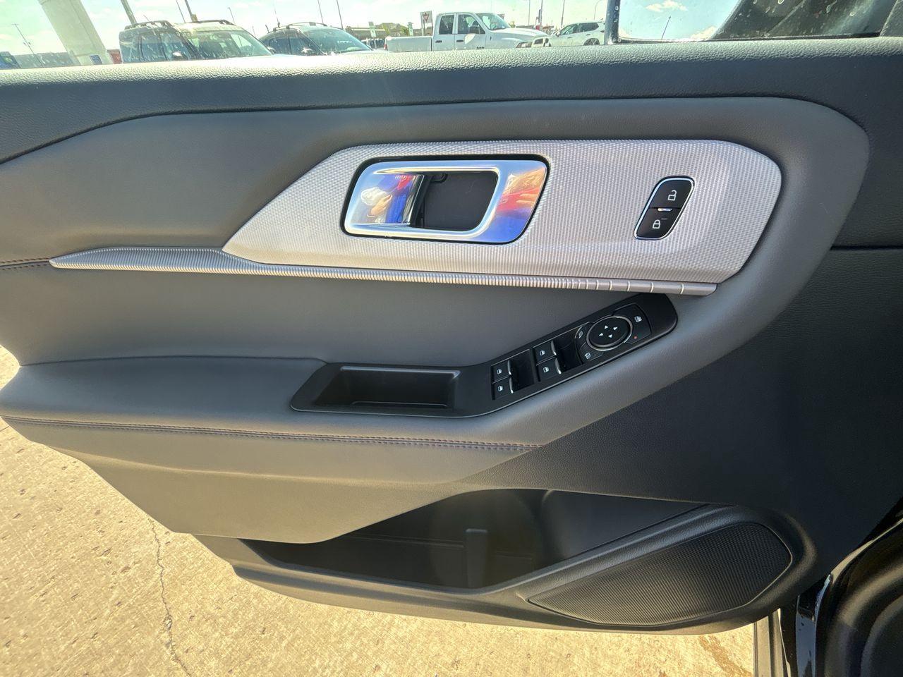 2025 Ford Explorer ACTIVE 4WD Photo5