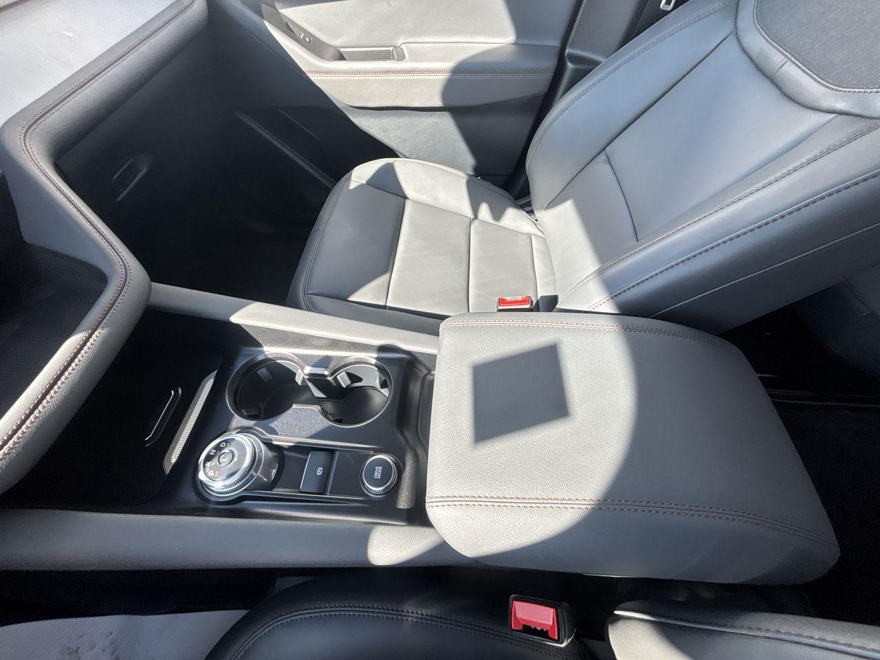 2025 Ford Explorer ACTIVE 4WD Photo5