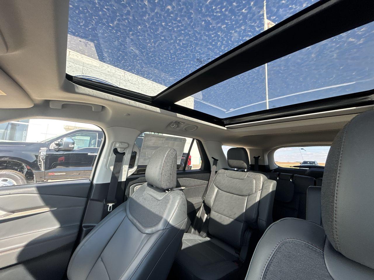 2025 Ford Explorer ACTIVE 4WD Photo5