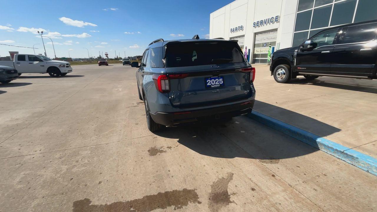 2025 Ford Explorer ST-LINE 4WD Photo5