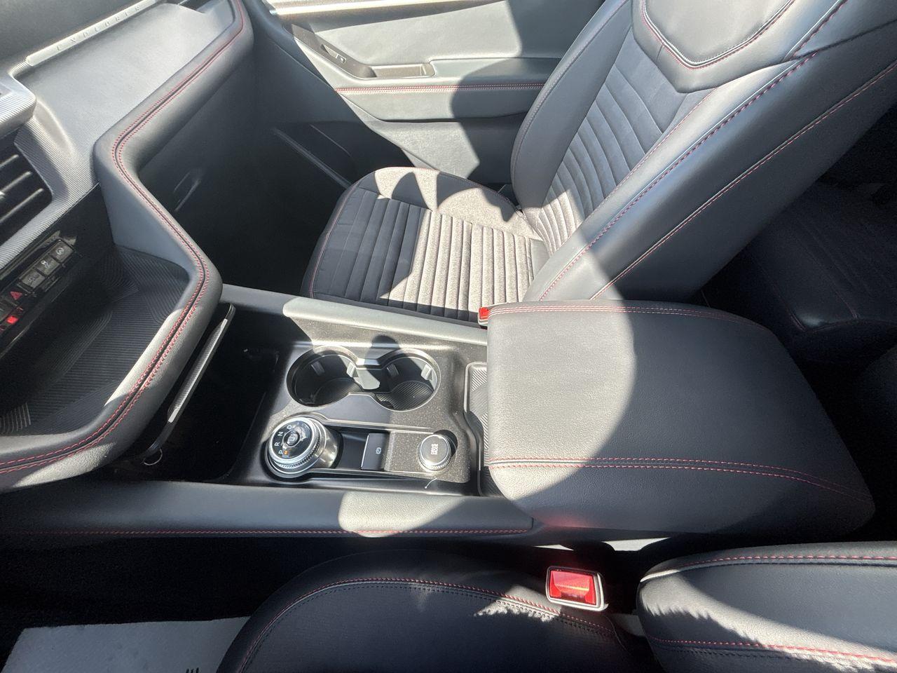 2025 Ford Explorer ST-LINE 4WD Photo5