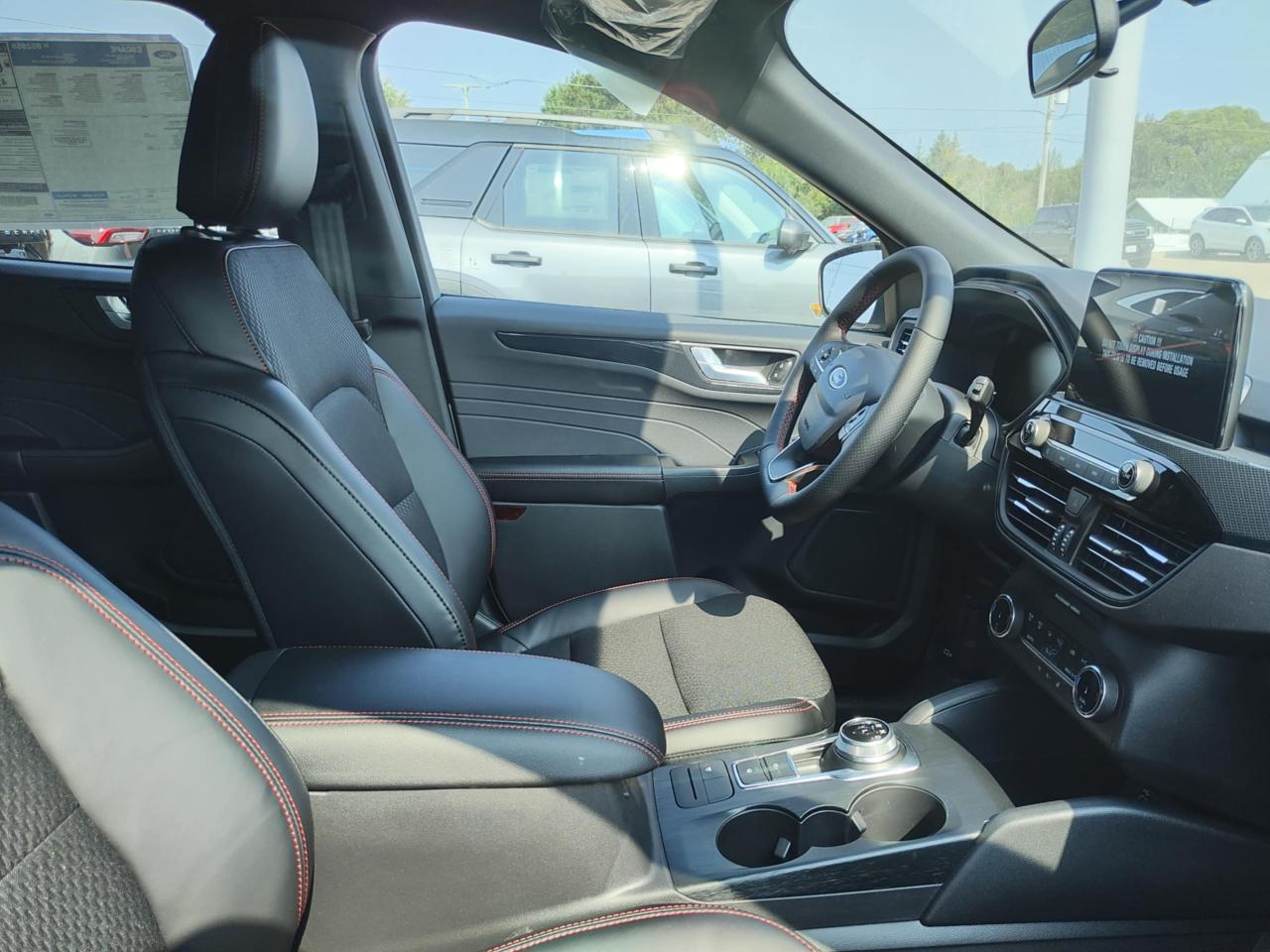 2025 Ford Escape 4DR ST LINE