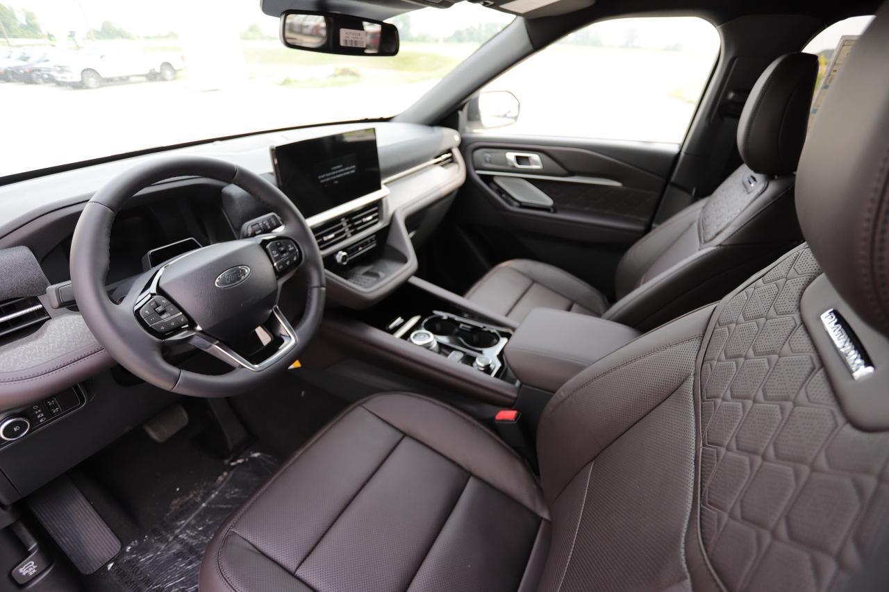2025 Ford Explorer Platinum 4wd Photo1