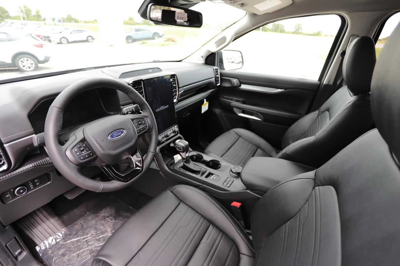 2025 Ford Ranger LARIAT 4WD SuperCrew 5' Box Photo5