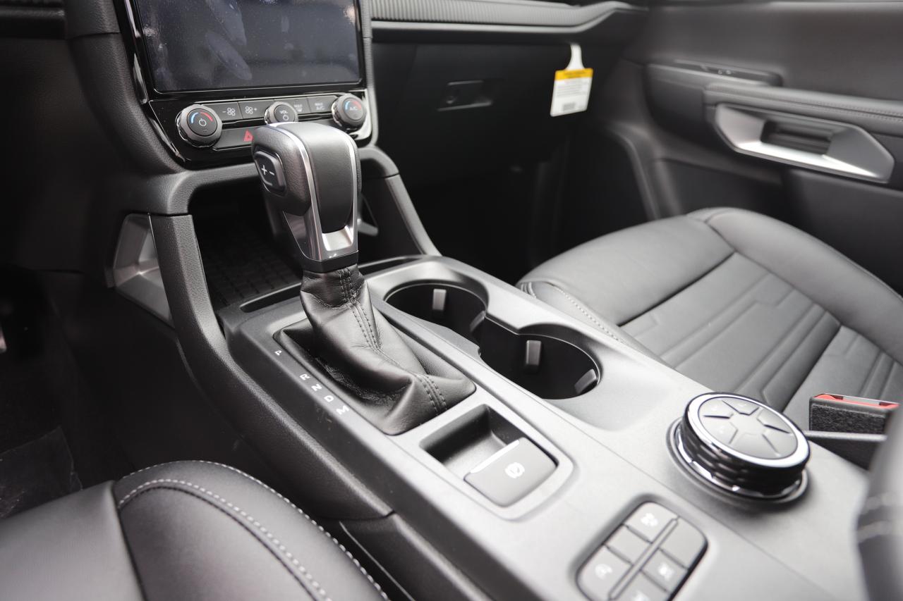 2025 Ford Ranger LARIAT 4WD SuperCrew 5' Box Photo5