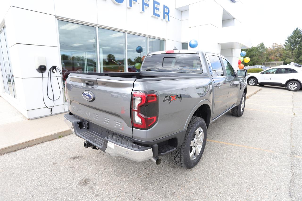 2025 Ford Ranger LARIAT 4WD SuperCrew 5' Box Photo5