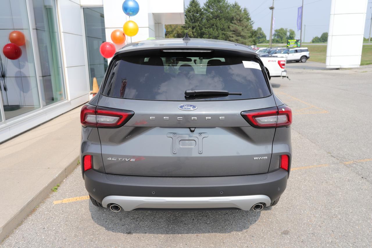 2025 Ford Escape Active AWD Photo4