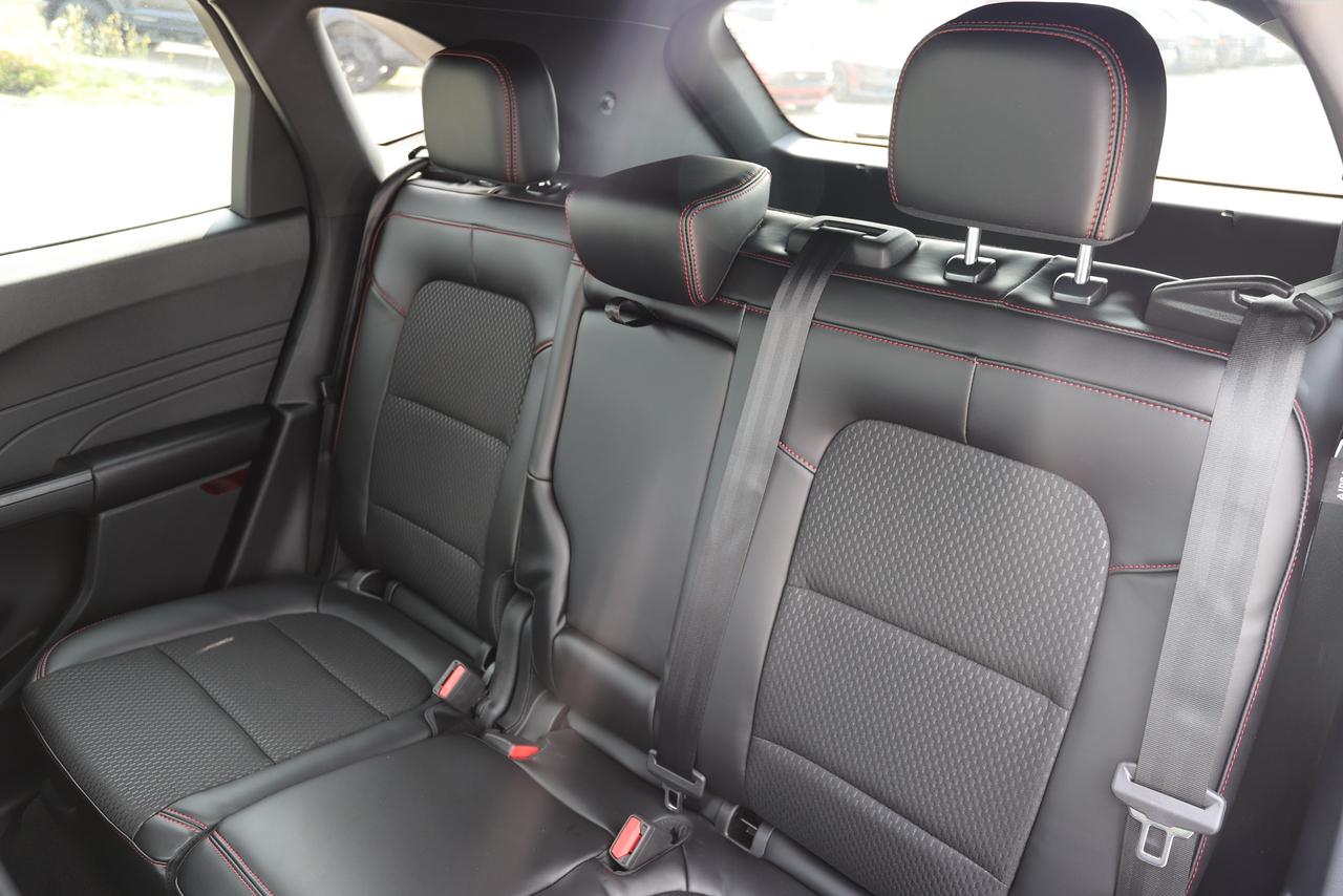 2025 Ford Escape ST-LINE FWD Photo