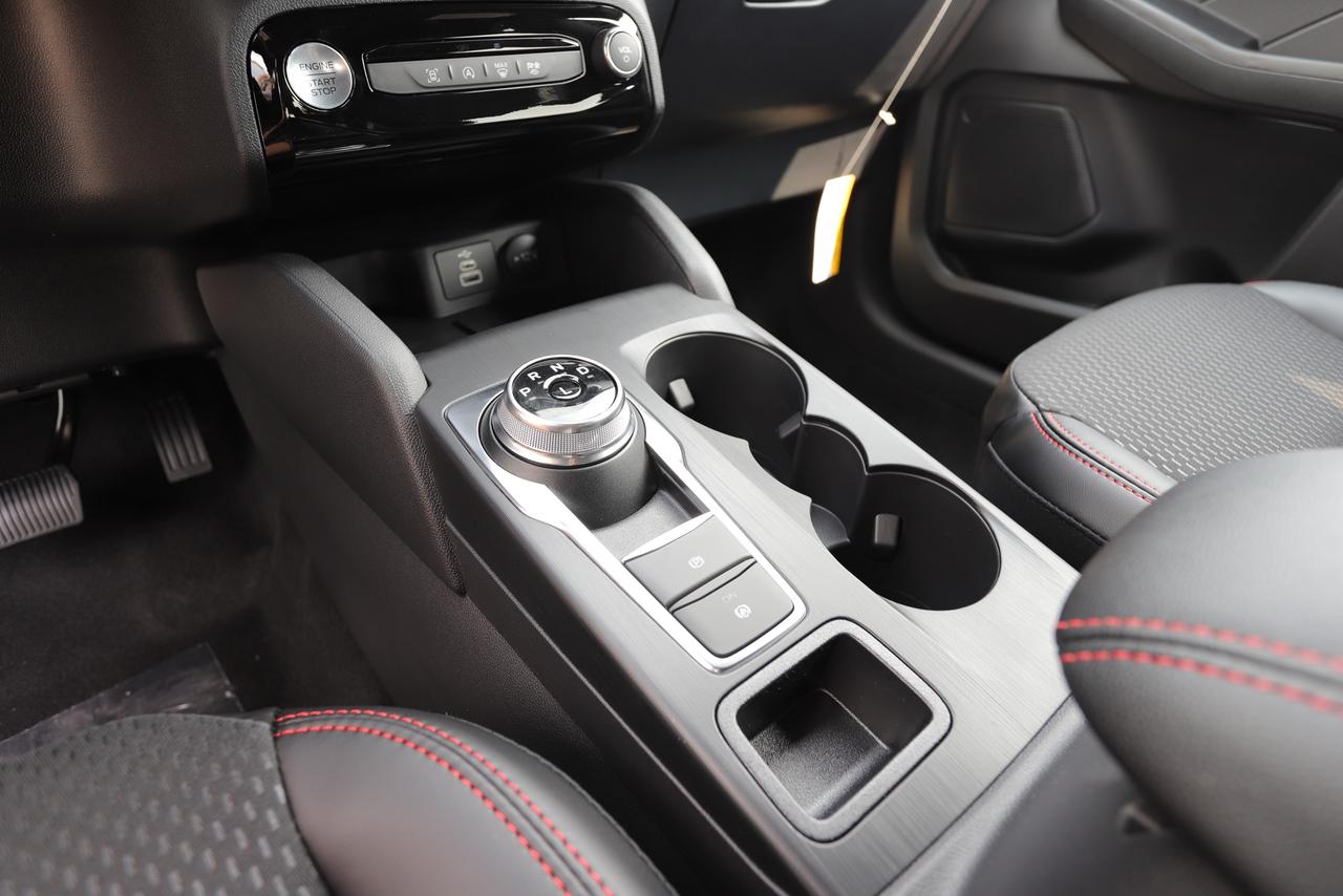 2025 Ford Escape ST-LINE FWD Photo