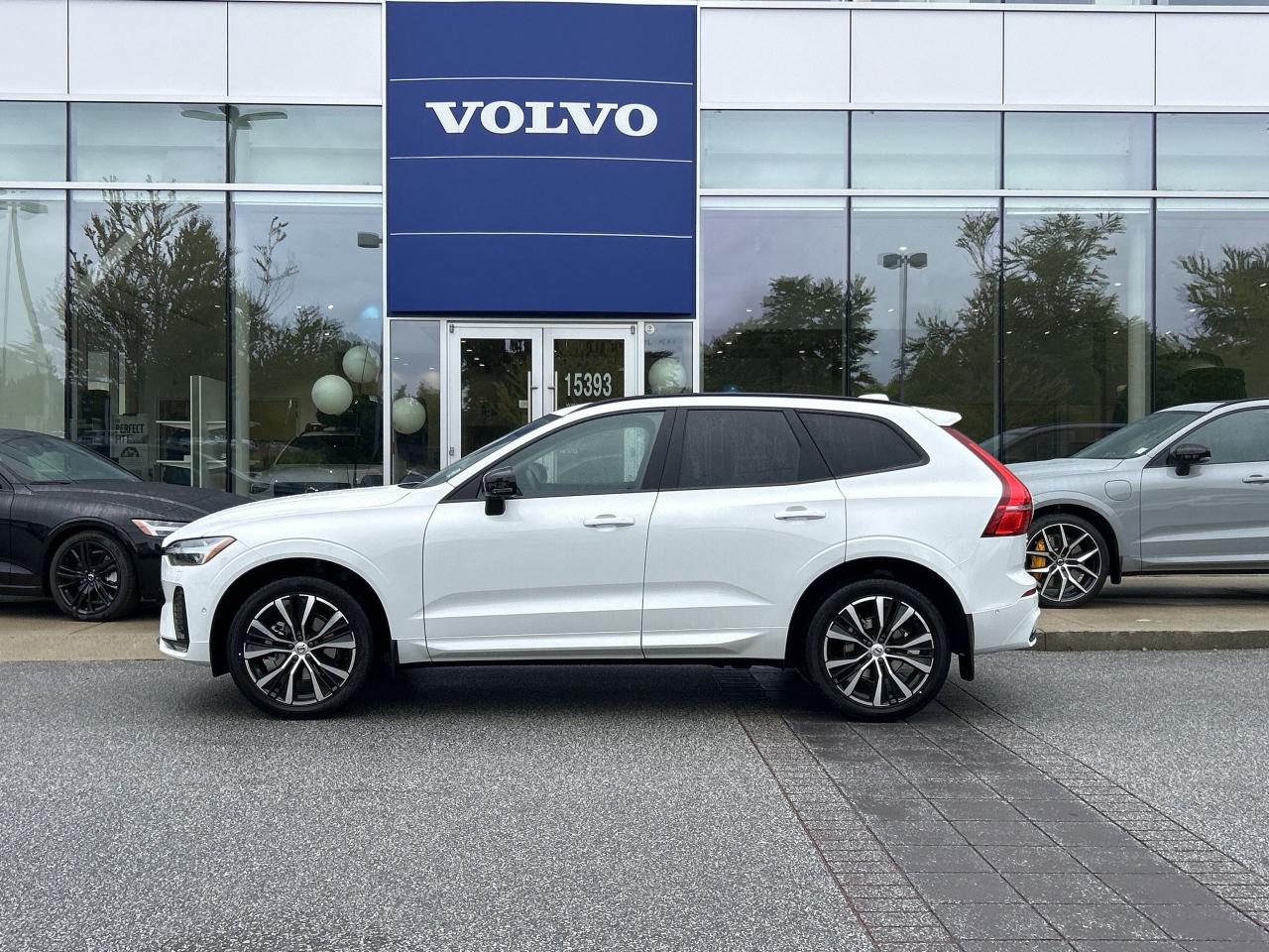 New 2025 Volvo XC60 B5 AWD Plus Dark Theme for sale in Surrey, BC