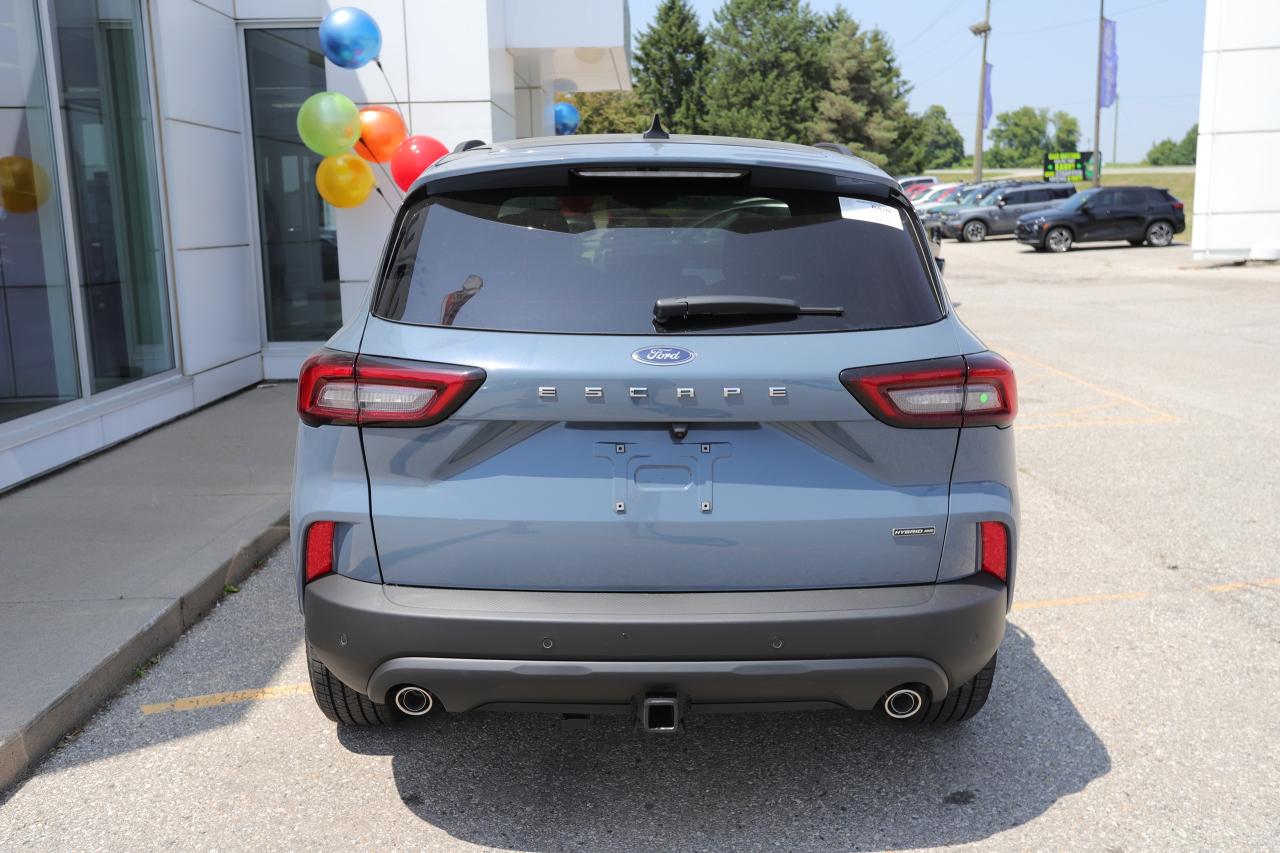 2025 Ford Escape ST-Line Select AWD Photo4