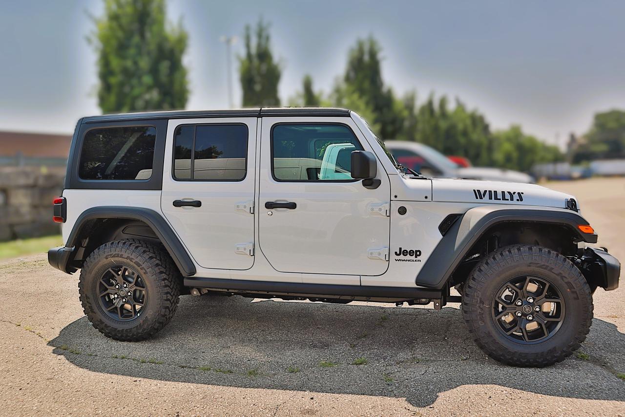 2025 Jeep Wrangler Willys 4 Door 4x4 Photo3