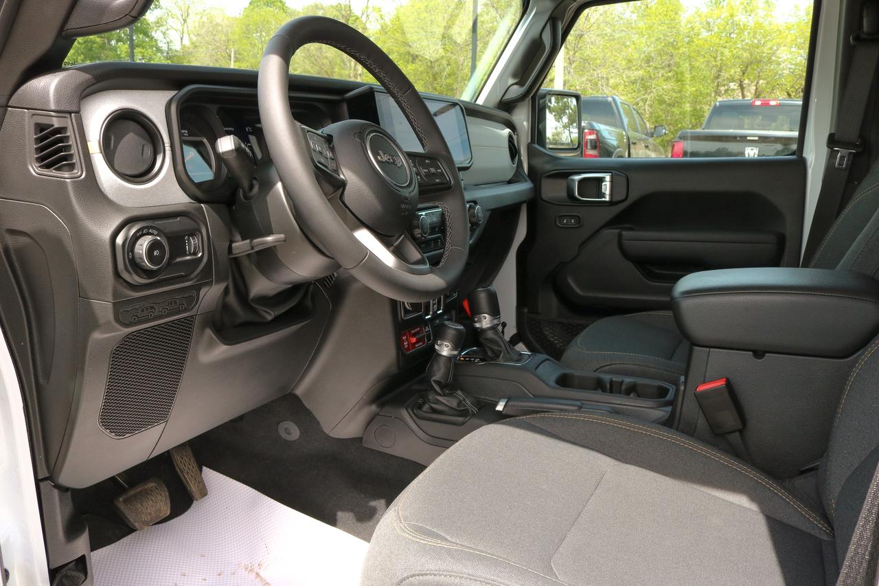 2025 Jeep Wrangler Willys 4 Door 4x4 Photo