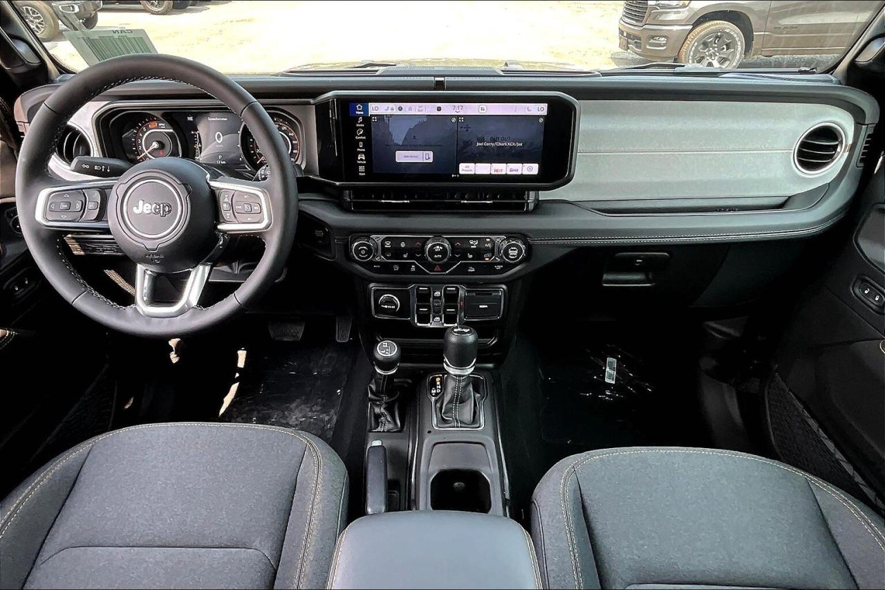 2025 Jeep Wrangler SAHARA 4DR | Painted Hardtop | Steps | V6 | 4x4 Photo4