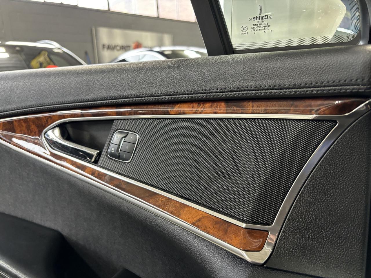 2017 Lincoln MKX Reserve|AWD|NAV|WOOD|PANOROOF|LEATHER|AMBIENT|+++ - Photo #18
