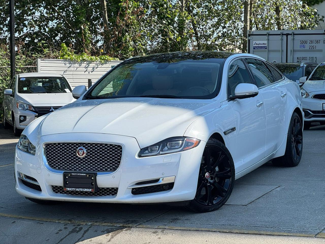 Used 2016 Jaguar XJ XJL Portfolio - Dual Sunroof, Rearview Camera for sale in Coquitlam, BC