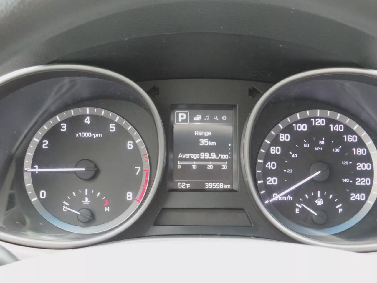 2018 Hyundai Santa Fe Sport Sport 2.4L  | Low Km | Safety Certified | AWD | Alloy Rims | Heated Seats | Bluetooth | Cruise Control | Digital Touchscreen | Heated Seats Photo