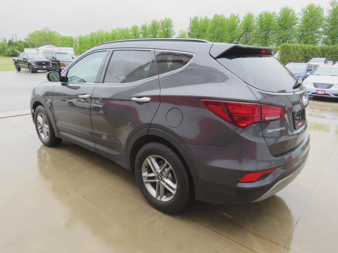 2018 Hyundai Santa Fe Sport Sport 2.4L  | Low Km | Safety Certified | AWD | Alloy Rims | Heated Seats | Bluetooth | Cruise Control | Digital Touchscreen | Heated Seats Photo2