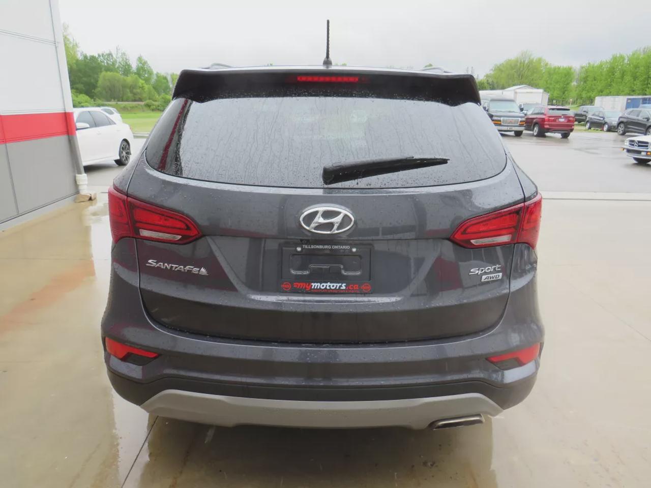 2018 Hyundai Santa Fe Sport Sport 2.4L  | Low Km | Safety Certified | AWD | Alloy Rims | Heated Seats | Bluetooth | Cruise Control | Digital Touchscreen | Heated Seats Photo