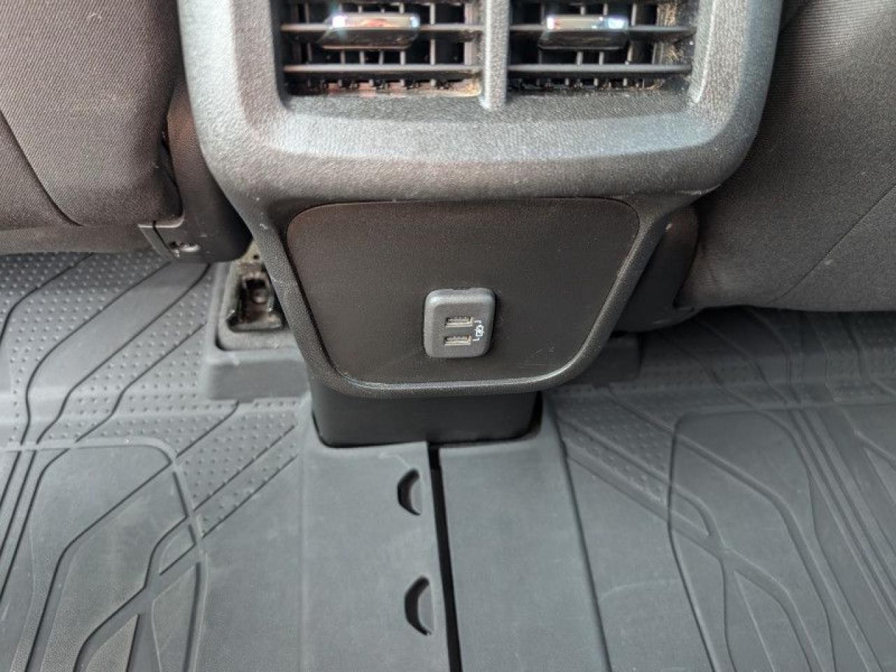 2022 Chevrolet Equinox LS  **18 SERVICE RECORDS** Photo