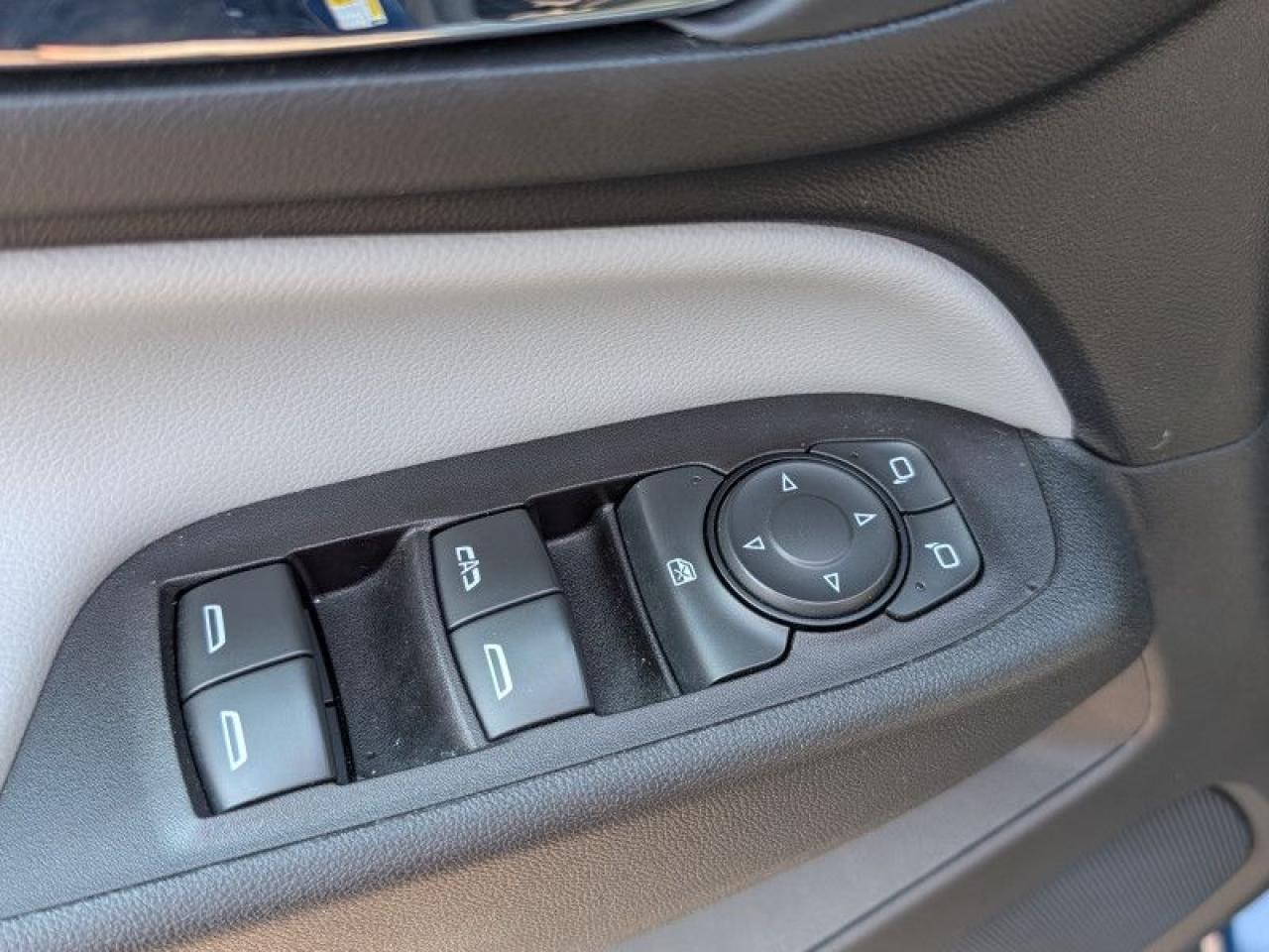2022 Chevrolet Equinox LS  **18 SERVICE RECORDS** Photo