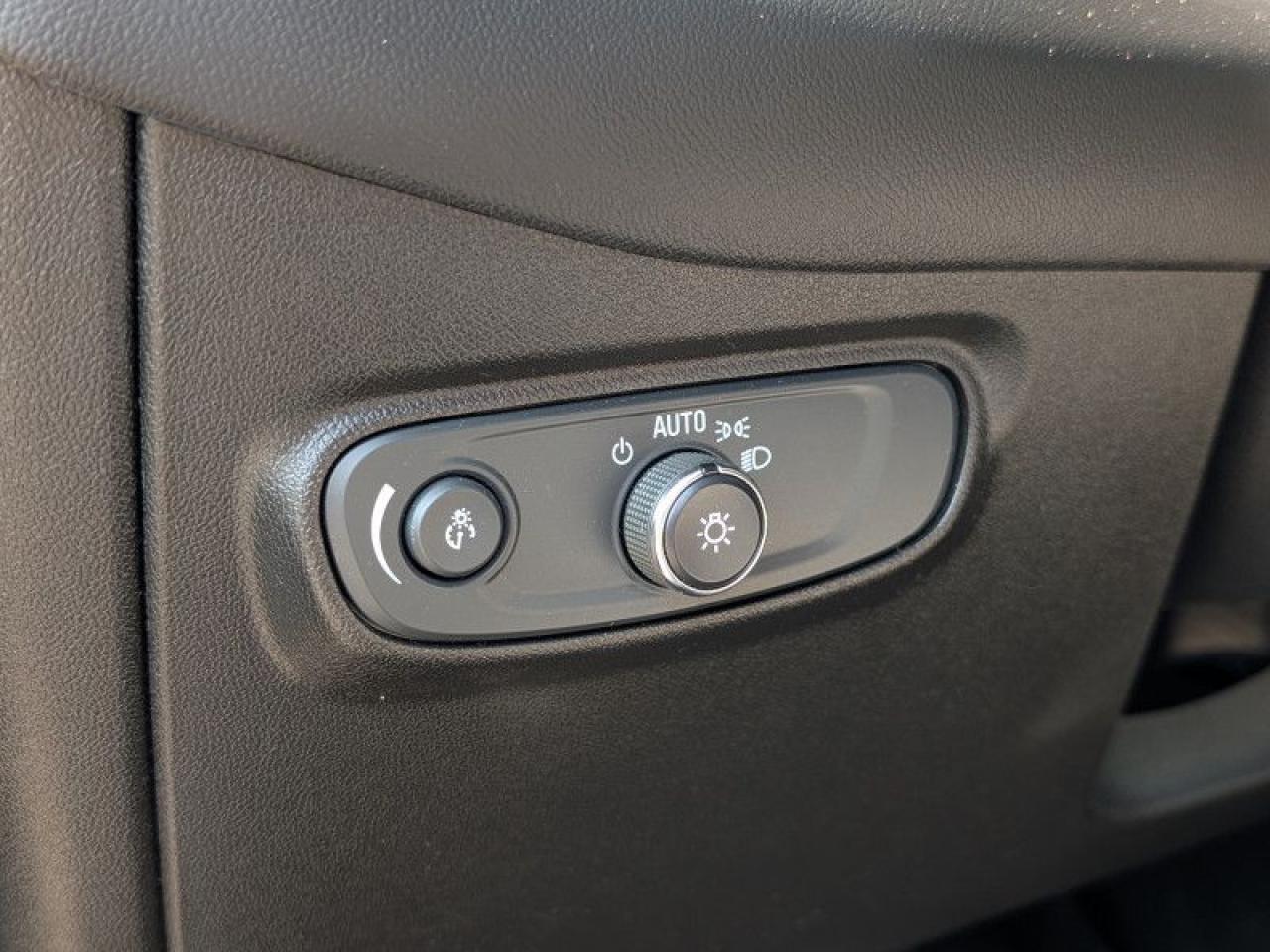 2022 Chevrolet Equinox LS  **18 SERVICE RECORDS** Photo