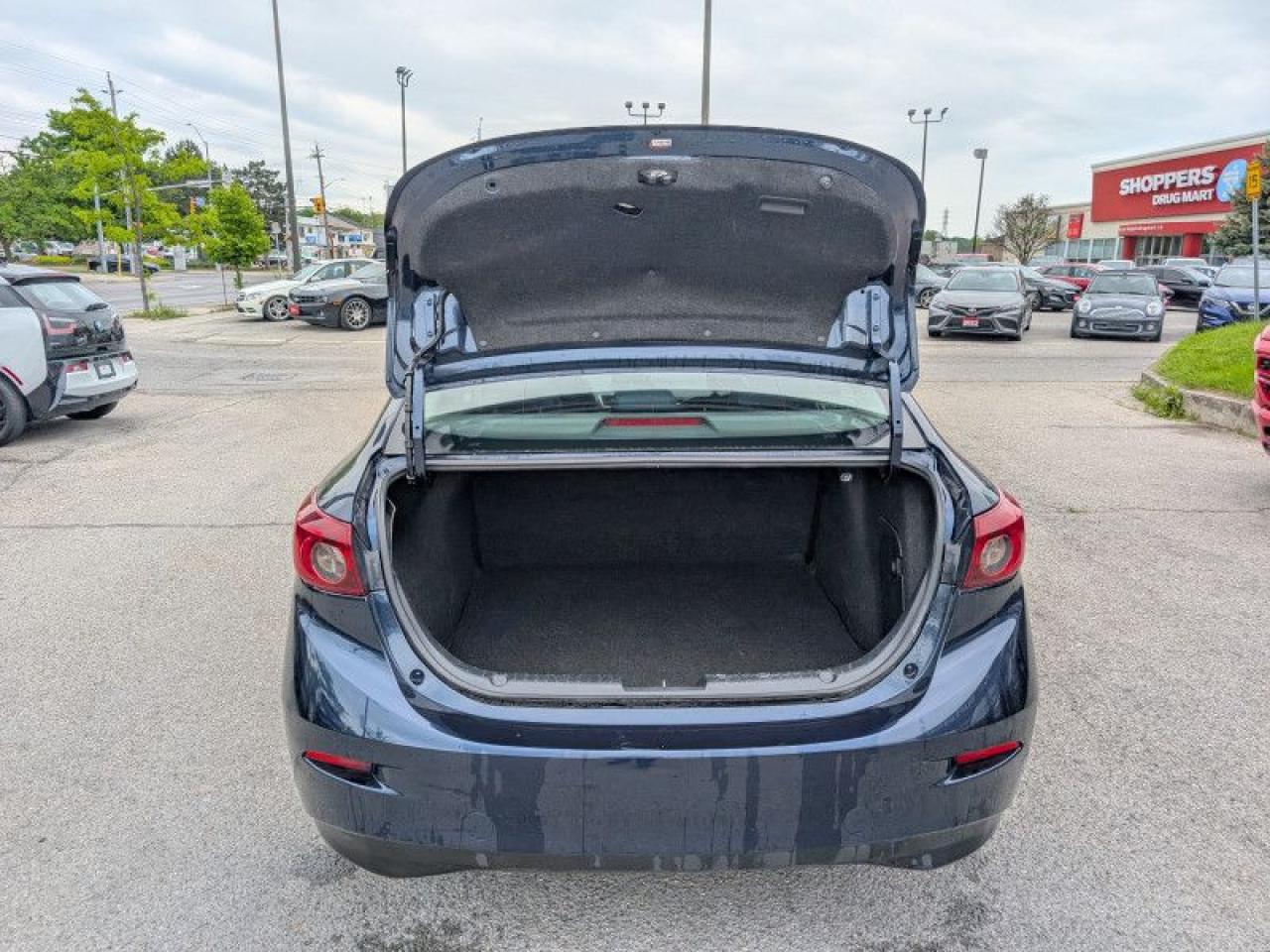 2015 Mazda MAZDA3 GX  **LOW KMS - MANUAL** Photo