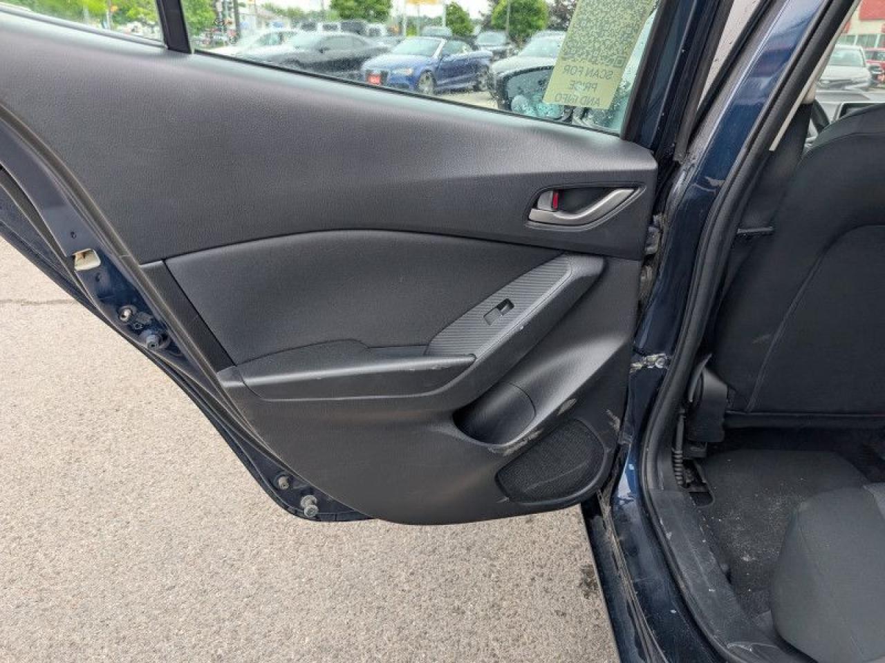2015 Mazda MAZDA3 GX  **LOW KMS - MANUAL** Photo