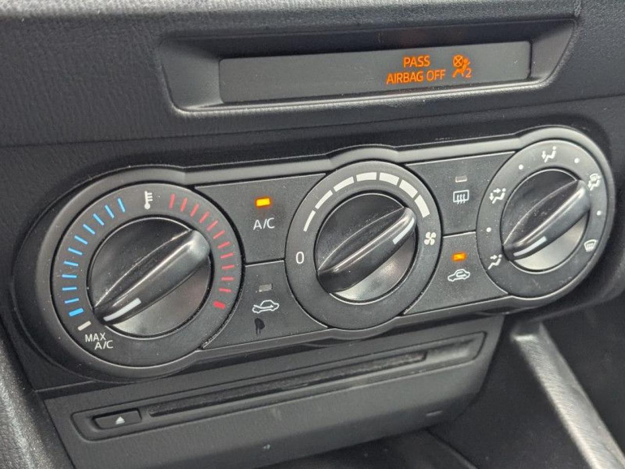 2015 Mazda MAZDA3 GX  **LOW KMS - MANUAL** Photo