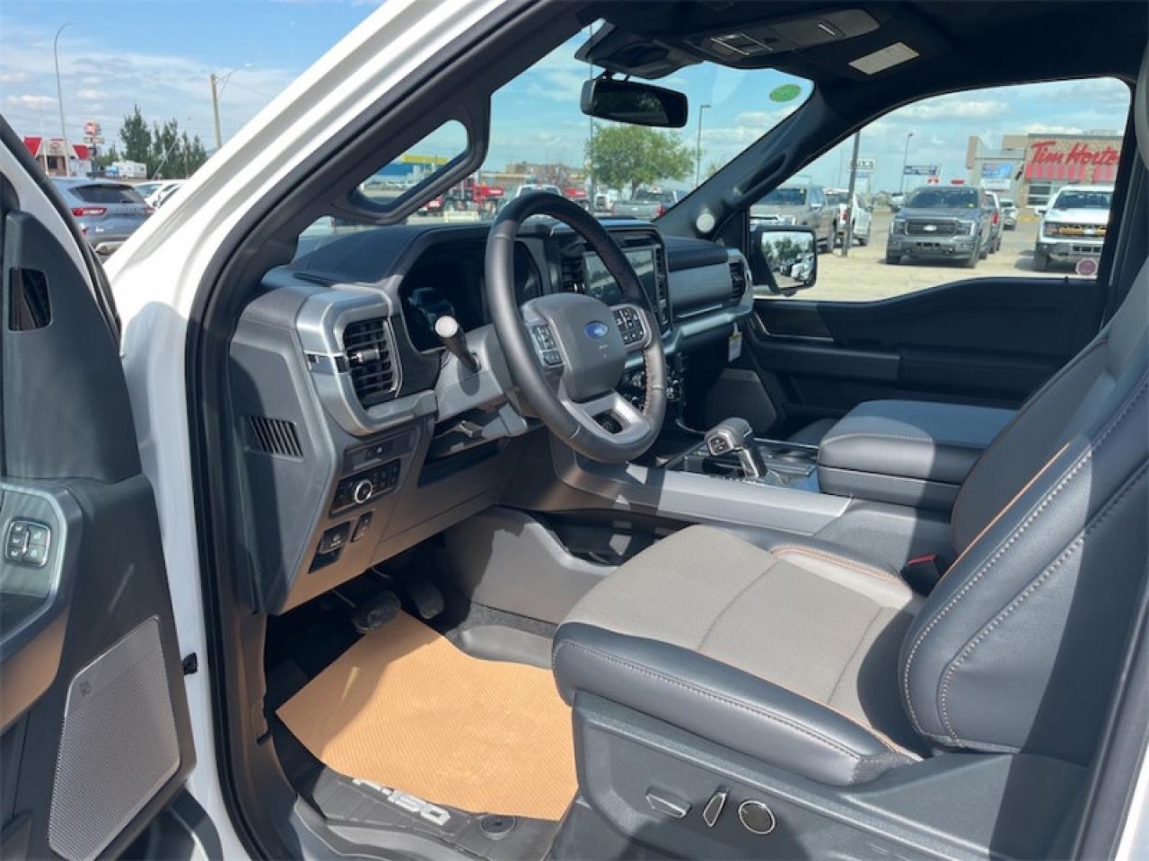 2025 Ford F-150 Lariat  - Premium Audio Photo5