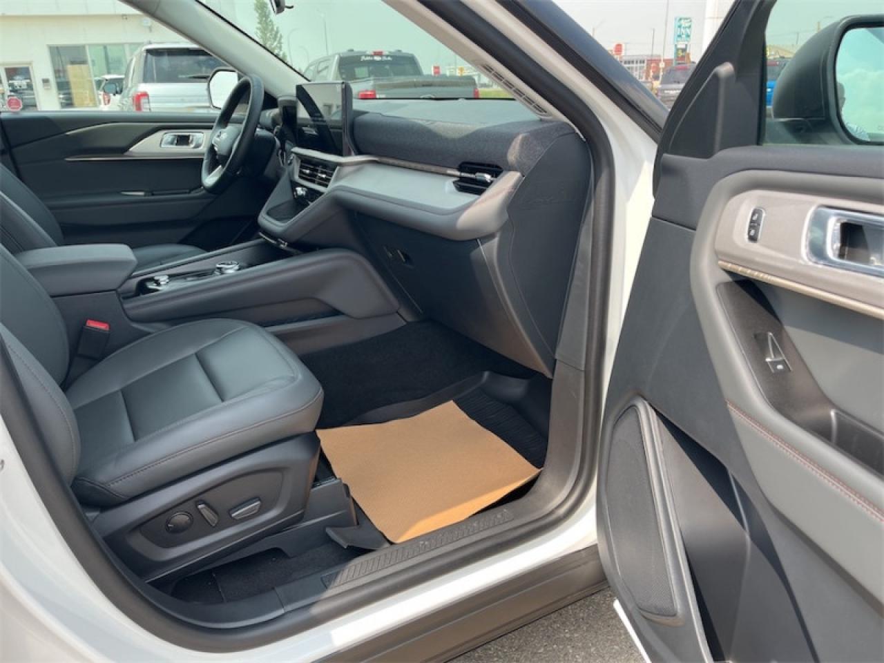 2025 Ford Explorer Active  - Heated Seats Photo5