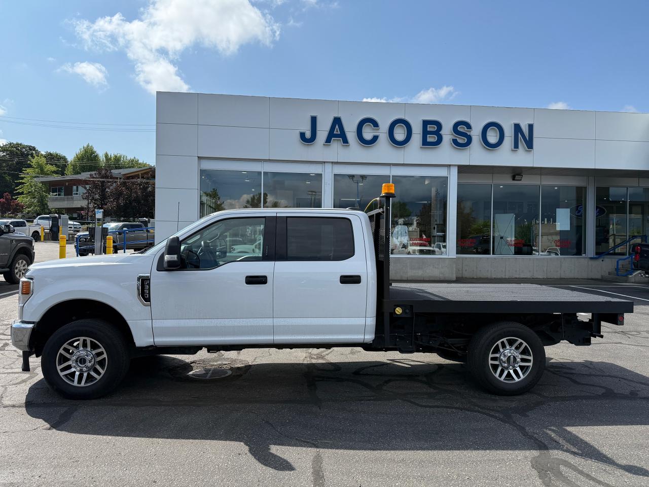 2022 Ford F-350 Super Duty SRW XLT Photo1