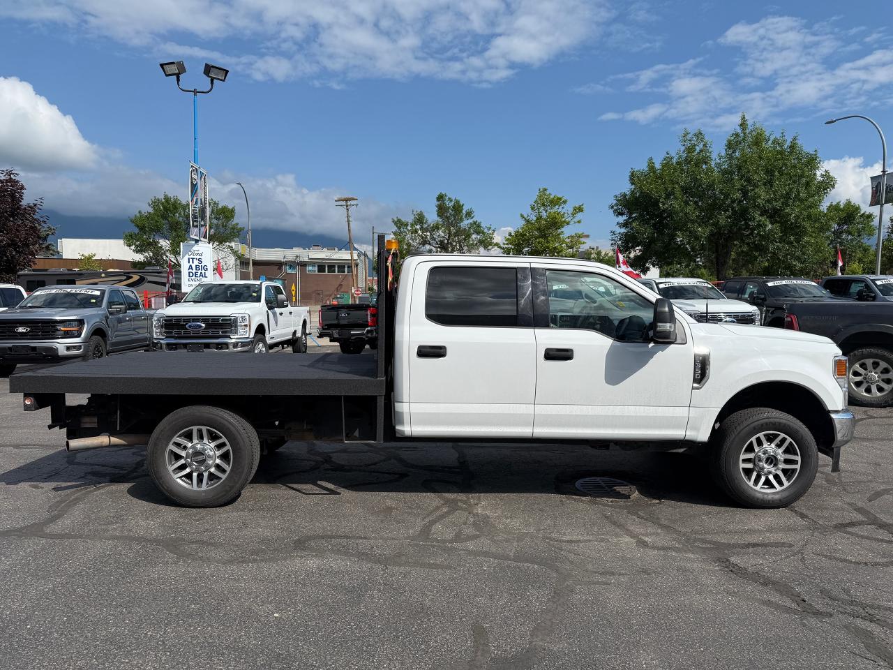 2022 Ford F-350 Super Duty SRW XLT Photo5