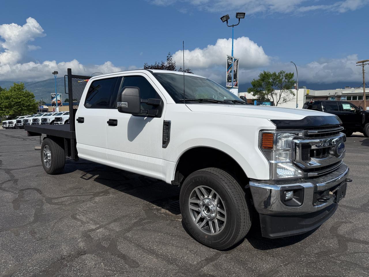 2022 Ford F-350 Super Duty SRW XLT Photo5