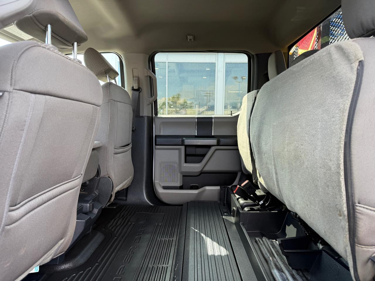 2022 Ford F-350 Super Duty SRW XLT Photo5