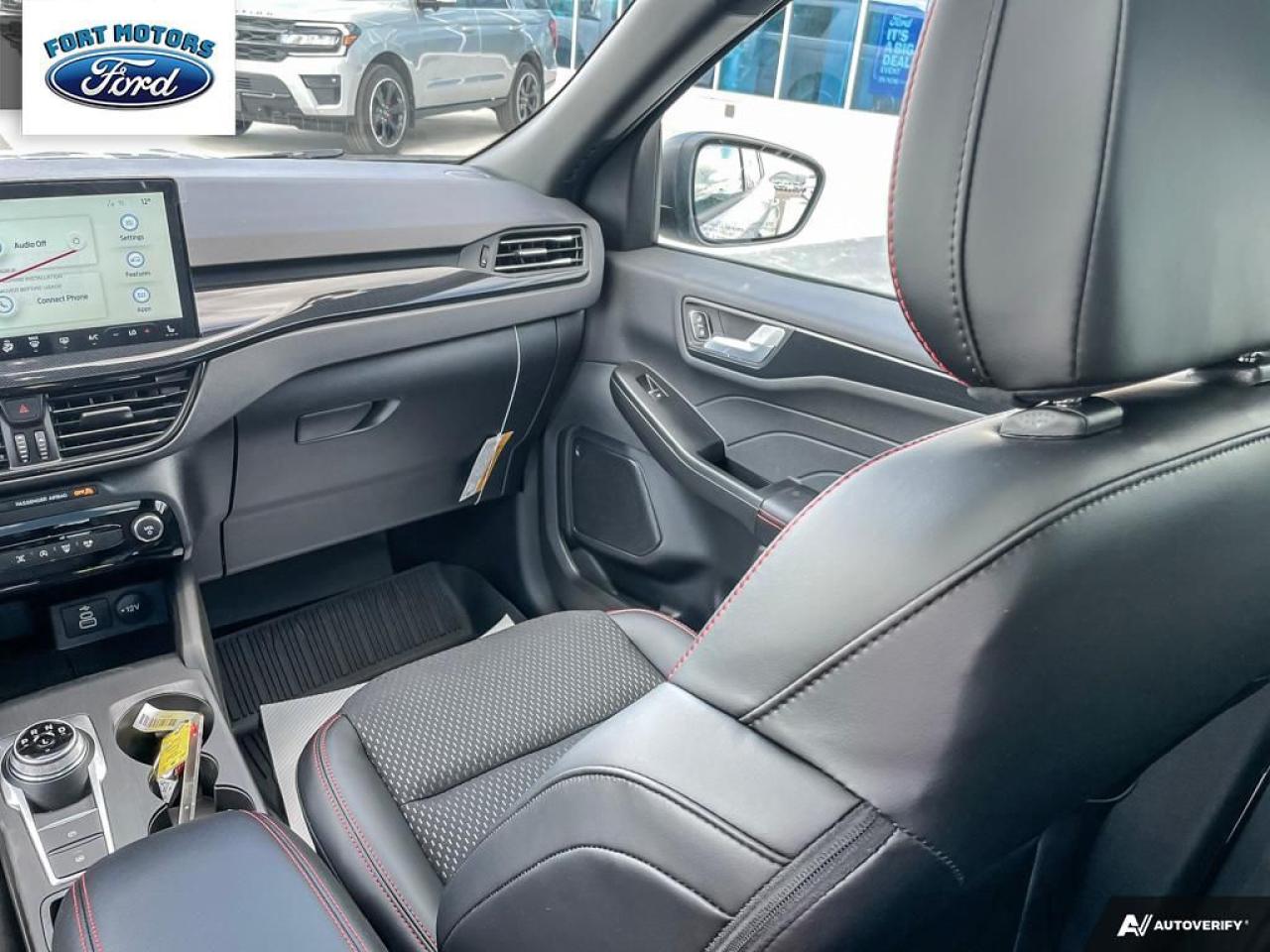 2025 Ford Escape ST-Line Photo5