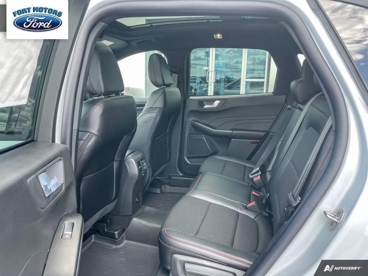 2025 Ford Escape ST-Line Photo5